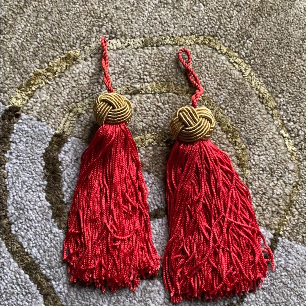 Red and Gold Tassels (1 pair)